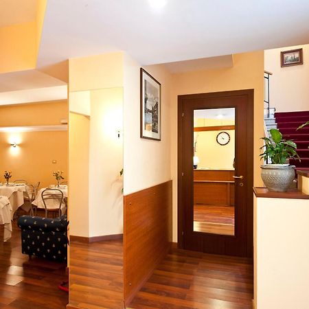 Hotel 4 Pini Rome Luaran gambar