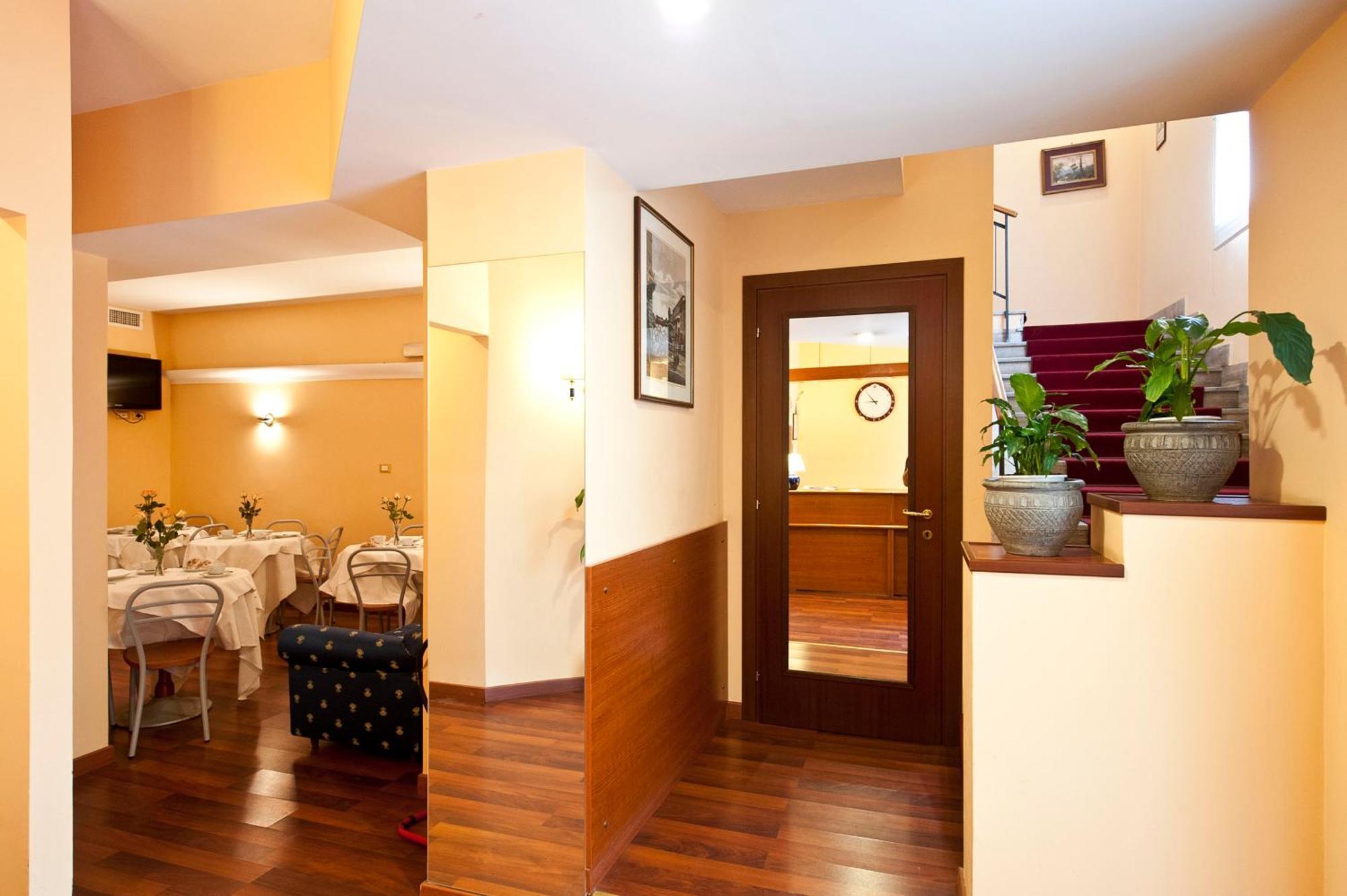 Hotel 4 Pini Rome Luaran gambar