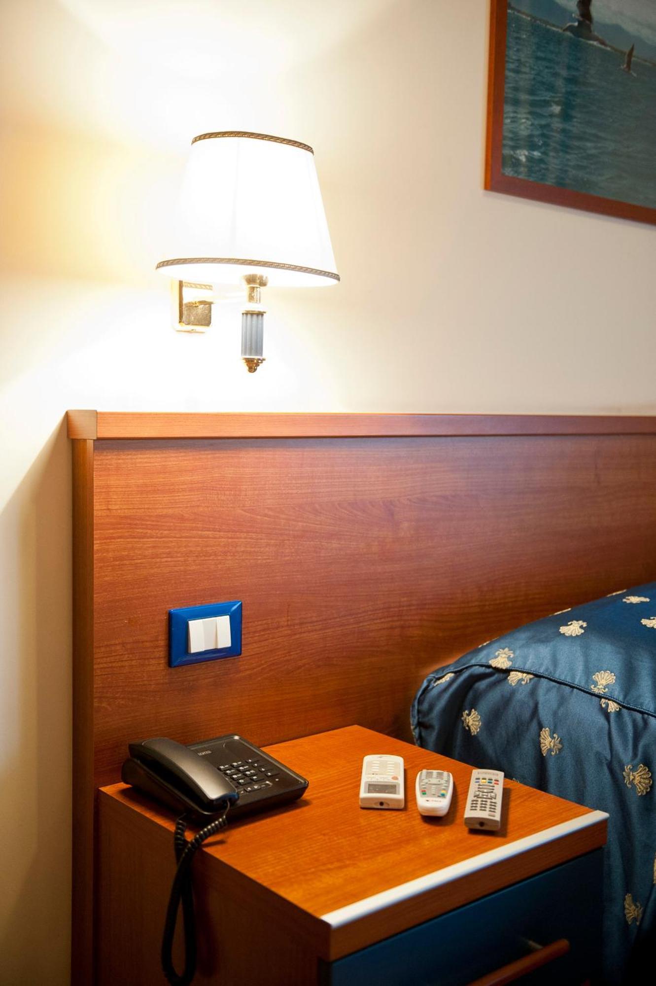 Hotel 4 Pini Rome Luaran gambar